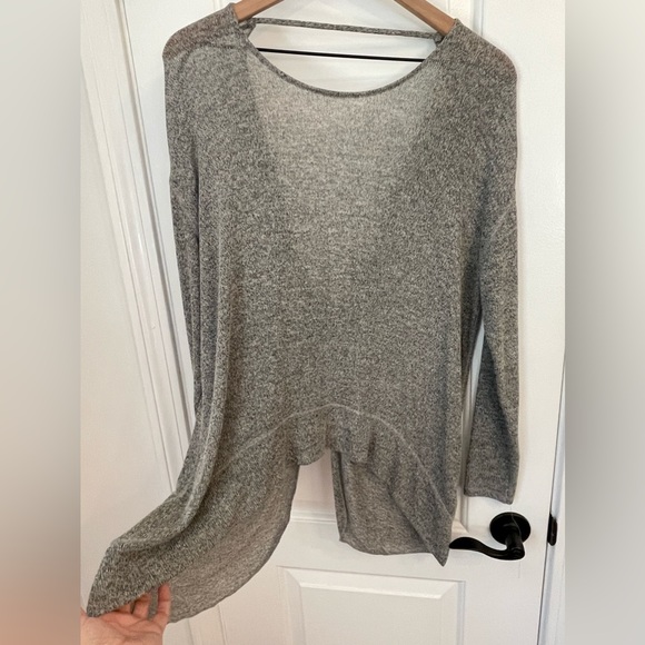 Express, oversized relaxed fit, reversible sweater - Picture 3 of 4